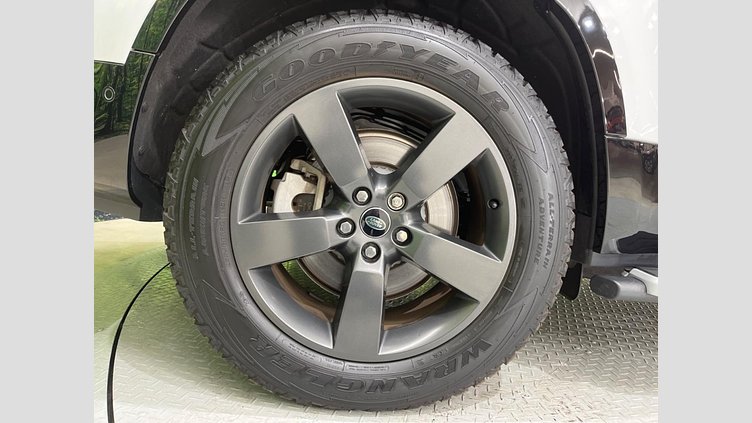 2023 認定中古車 Land Rover Defender 130 フジホワイト D300 AWD AUTOMATIC MHEV X-DYNAMIC HSE