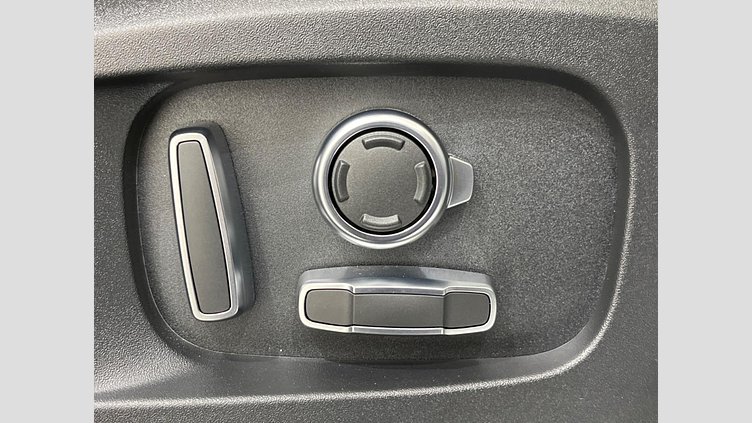 2023 認定中古車 Land Rover Defender 130 フジホワイト D300 AWD AUTOMATIC MHEV X-DYNAMIC HSE