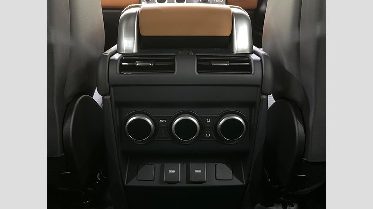 2023 認定中古車 Land Rover Defender 130 フジホワイト D300 AWD AUTOMATIC MHEV X-DYNAMIC HSE