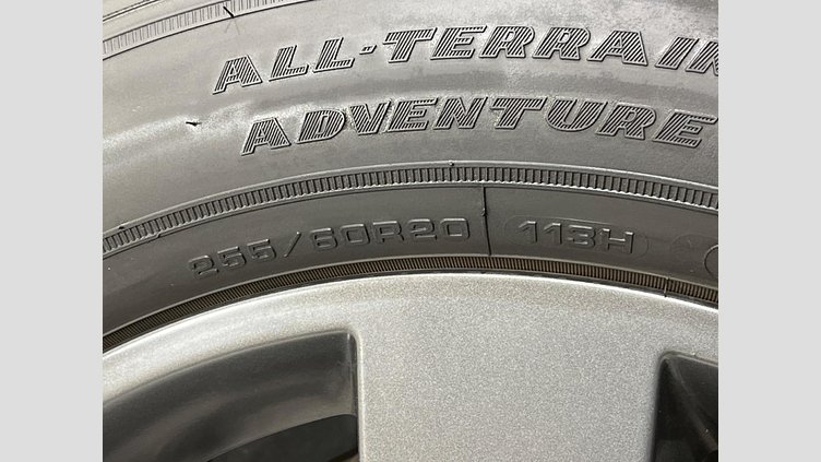 2023 認定中古車 Land Rover Defender 130 フジホワイト D300 AWD AUTOMATIC MHEV X-DYNAMIC HSE