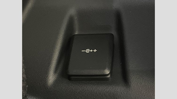 2023 認定中古車 Land Rover Defender 130 フジホワイト D300 AWD AUTOMATIC MHEV X-DYNAMIC HSE