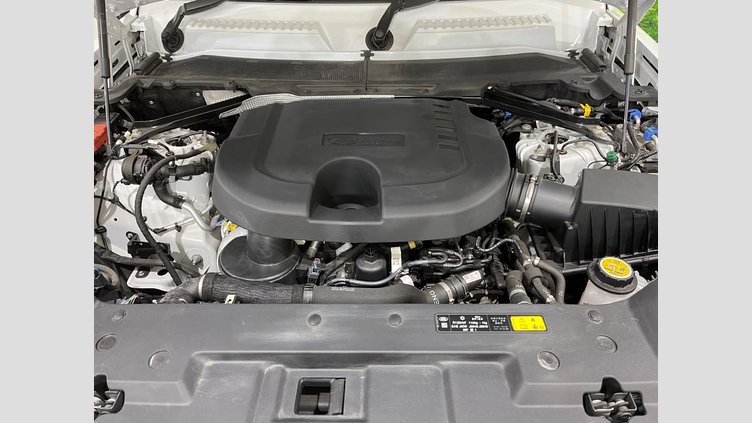 2023 認定中古車 Land Rover Defender 130 フジホワイト D300 AWD AUTOMATIC MHEV X-DYNAMIC HSE