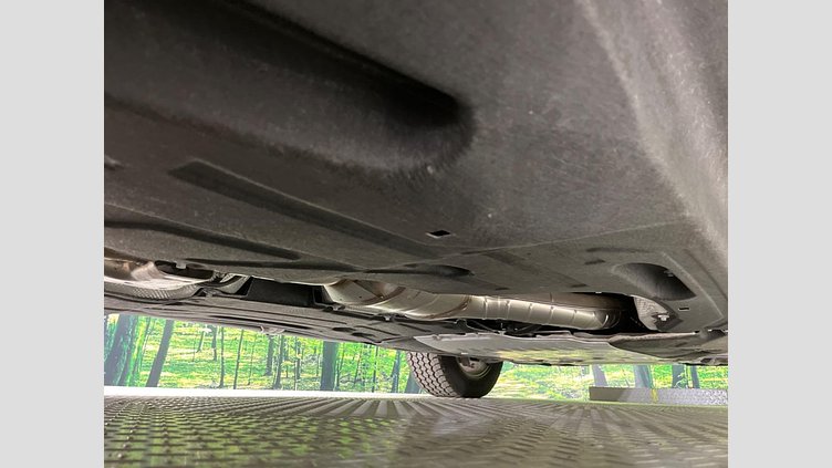 2023 認定中古車 Land Rover Defender 130 フジホワイト D300 AWD AUTOMATIC MHEV X-DYNAMIC HSE