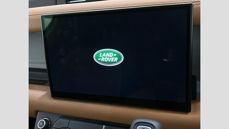 2023 認定中古車 Land Rover Defender 130 フジホワイト D300 AWD AUTOMATIC MHEV X-DYNAMIC HSE