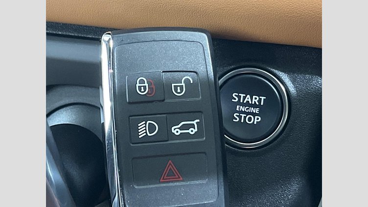 2023 認定中古車 Land Rover Defender 130 フジホワイト D300 AWD AUTOMATIC MHEV X-DYNAMIC HSE