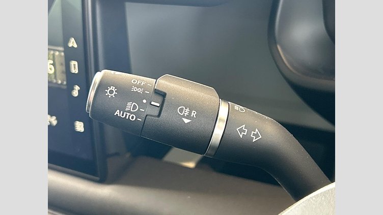 2024 認定中古車 Land Rover Defender 130 サントリーニブラック D300 AWD（AT） SE