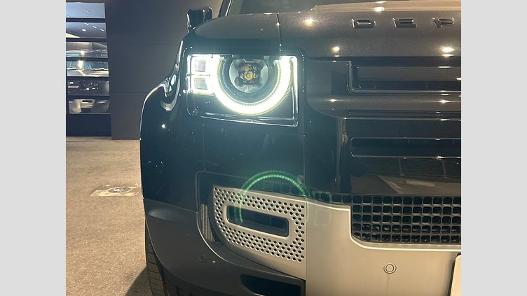 2024 認定中古車 Land Rover Defender 130 サントリーニブラック D300 AWD（AT） SE