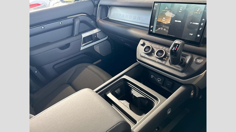 2024 認定中古車 Land Rover Defender 130 サントリーニブラック D300 AWD（AT） SE