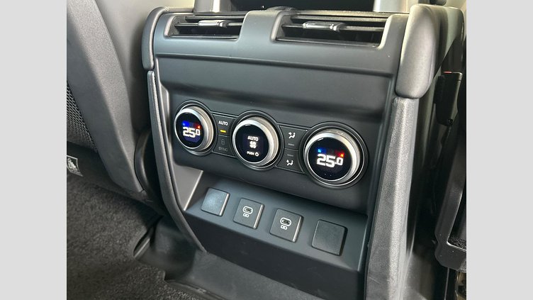 2024 認定中古車 Land Rover Defender 130 サントリーニブラック D300 AWD（AT） SE