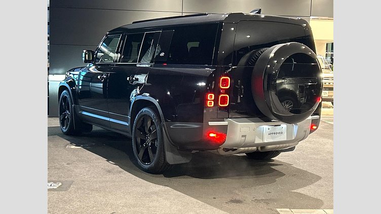 2024 認定中古車 Land Rover Defender 130 サントリーニブラック D300 AWD（AT） SE