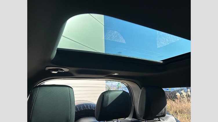 2024 認定中古車 Land Rover Defender 130 サントリーニブラック D300 AWD（AT） SE