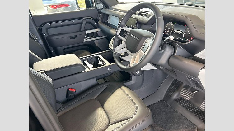 2024 認定中古車 Land Rover Defender 130 サントリーニブラック D300 AWD（AT） SE