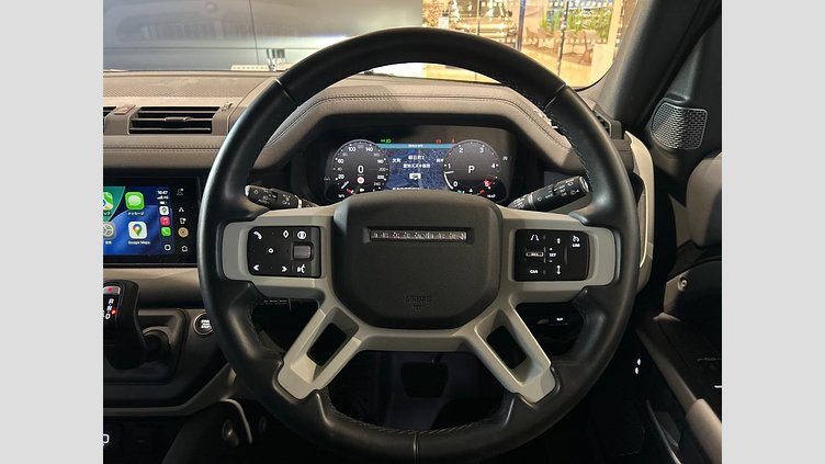 2023 認定中古車 Land Rover Defender 110 サントリーニブラック D300 AWD（AT） S