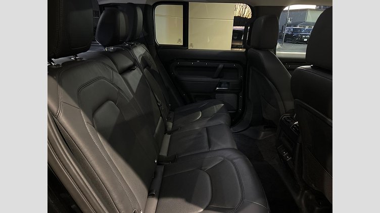 2023 認定中古車 Land Rover Defender 110 サントリーニブラック D300 AWD（AT） S