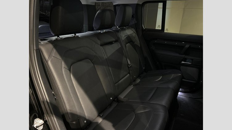 2023 認定中古車 Land Rover Defender 110 サントリーニブラック D300 AWD（AT） S