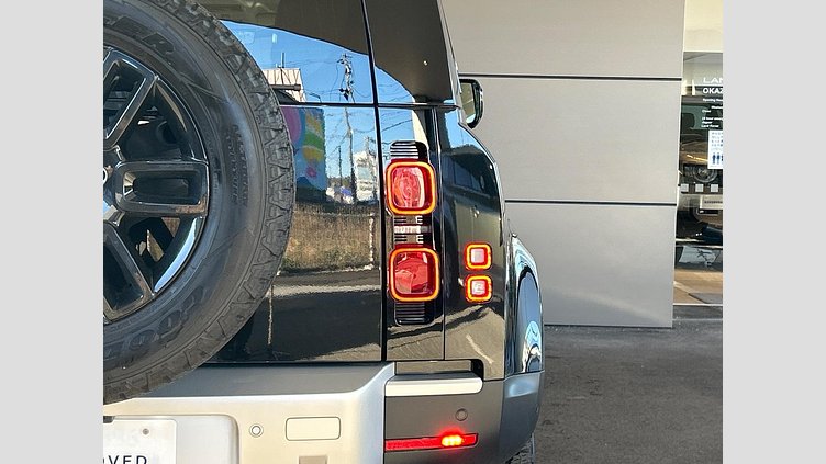 2023 認定中古車 Land Rover Defender 110 サントリーニブラック D300 AWD（AT） S
