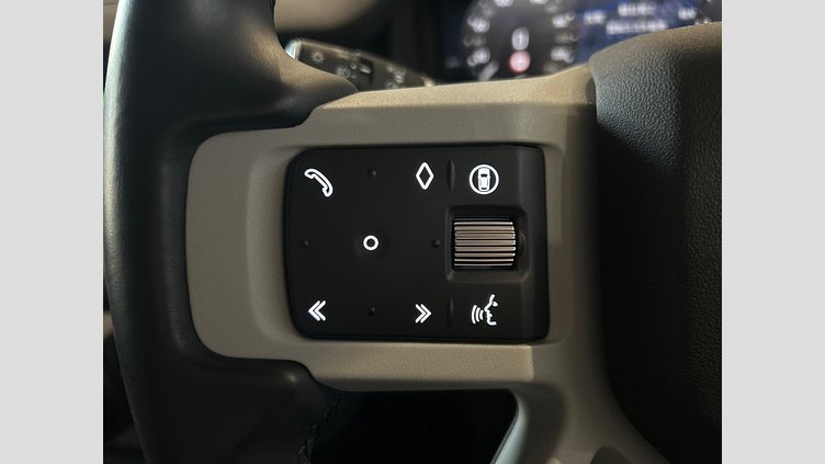 2023 認定中古車 Land Rover Defender 110 サントリーニブラック D300 AWD（AT） S