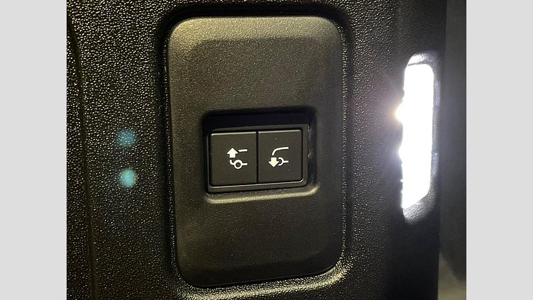 2023 認定中古車 Land Rover Defender 110 サントリーニブラック D300 AWD（AT） S