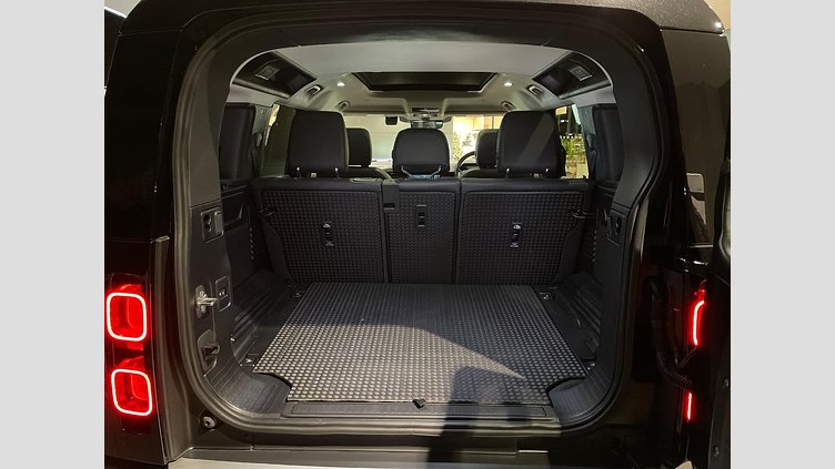 2023 認定中古車 Land Rover Defender 110 サントリーニブラック D300 AWD（AT） S