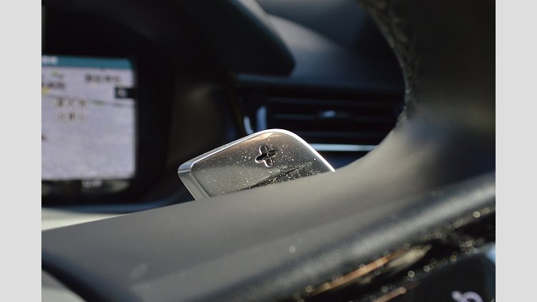 2024 認定中古車 Land Rover Range Rover Velar カルパチアングレイ D200マイルドハイブリッド（ディーゼル） スタンダードホイールベース Dynamic SE