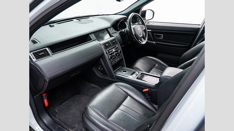 2019 認定中古車 Land Rover Discovery Sport Yulong White 2.0 litre i4D Diesel ランドマークプラス