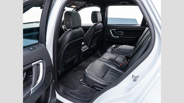 2019 認定中古車 Land Rover Discovery Sport Yulong White 2.0 litre i4D Diesel ランドマークプラス