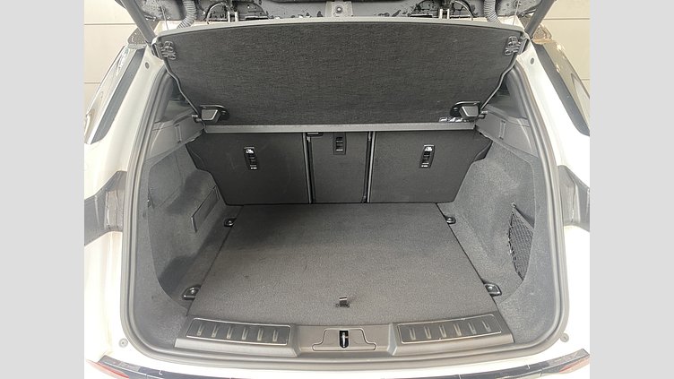 2024 認定中古車 Land Rover Range Rover Evoque オストゥーニパールホワイト P300eプラグインハイブリッド（ガソリン） スタンダードホイールベース DYNAMIC HSE