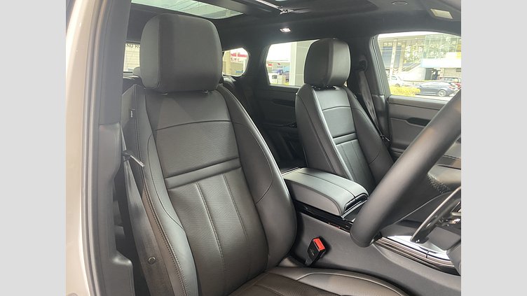 2024 認定中古車 Land Rover Range Rover Evoque オストゥーニパールホワイト P300eプラグインハイブリッド（ガソリン） スタンダードホイールベース DYNAMIC HSE