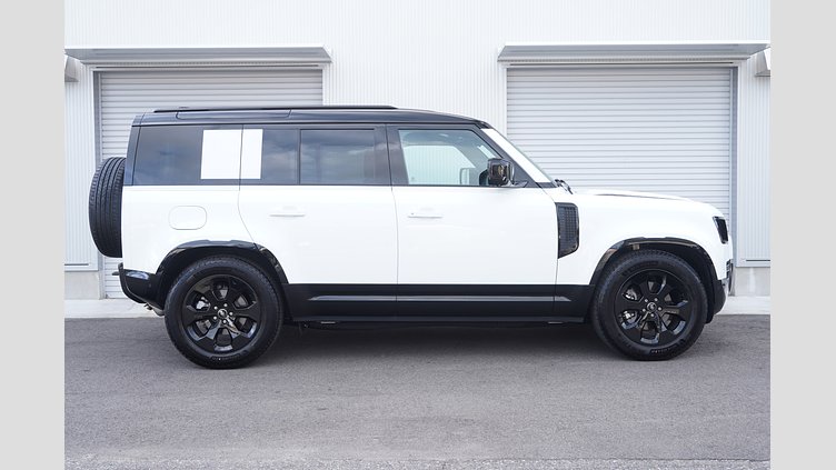 2025 認定中古車 Land Rover Defender 110 フジホワイト P300 ガソリン X-Dynamic SE