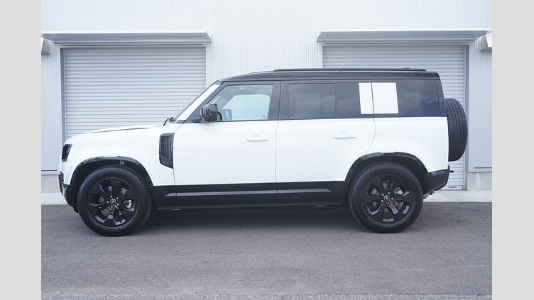 2025 認定中古車 Land Rover Defender 110 フジホワイト P300 ガソリン X-Dynamic SE