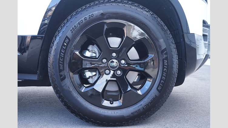 2025 認定中古車 Land Rover Defender 110 フジホワイト P300 ガソリン X-Dynamic SE