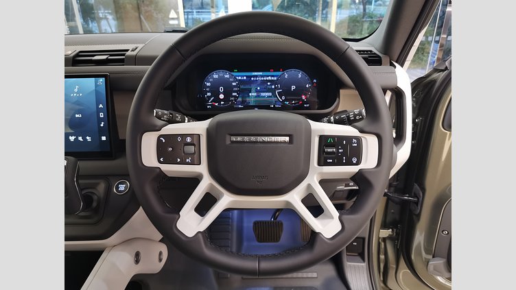 2025 認定中古車 Land Rover Defender 110 パンゲアグリーン D350 ディーゼルマイルドハイブリッド S