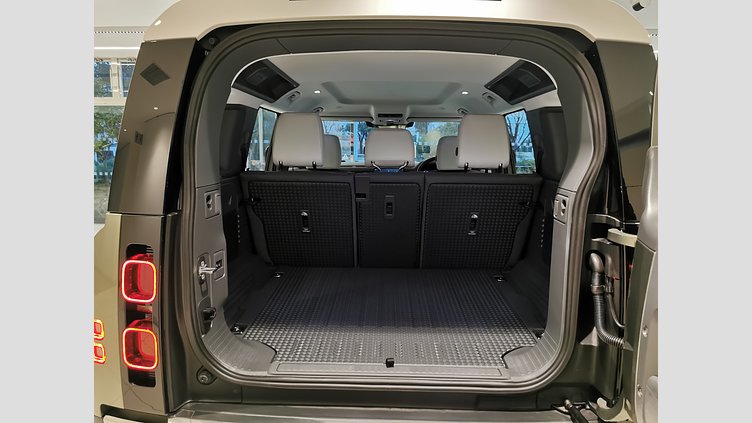 2025 認定中古車 Land Rover Defender 110 パンゲアグリーン D350 ディーゼルマイルドハイブリッド S