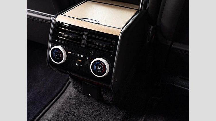 2023 認定中古車 Land Rover Range Rover ヴァレジネブルー 615 AWD（AT） ロングホイールベース SV