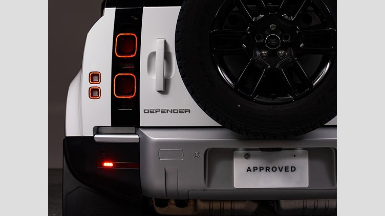 2023 認定中古車 Land Rover Defender 110 フジホワイト D300 AWD（AT） S