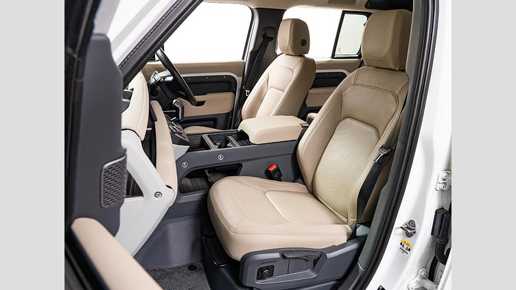 2023 認定中古車 Land Rover Defender 110 フジホワイト D300 AWD（AT） S