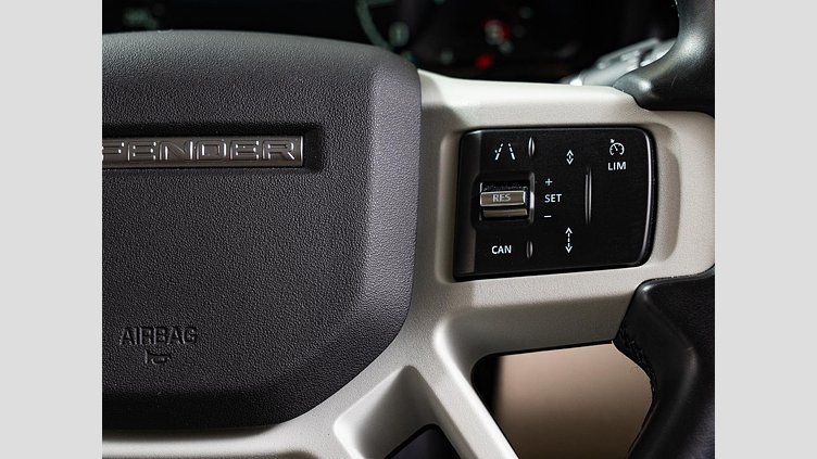 2023 認定中古車 Land Rover Defender 110 フジホワイト D300 AWD（AT） S