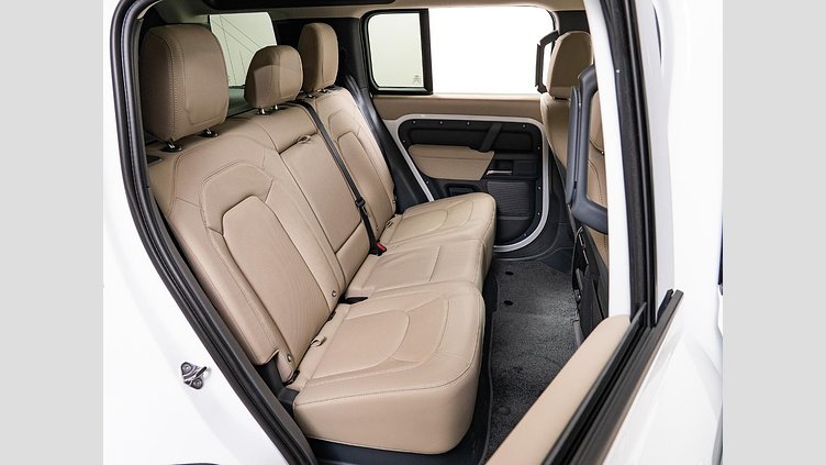 2023 認定中古車 Land Rover Defender 110 フジホワイト D300 AWD（AT） S