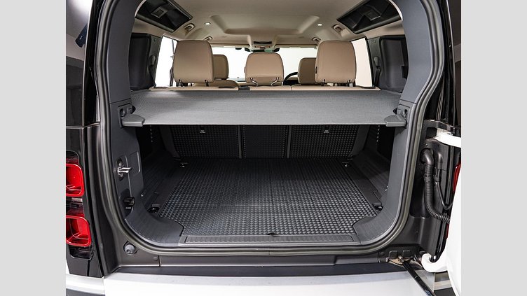 2023 認定中古車 Land Rover Defender 110 フジホワイト D300 AWD（AT） S