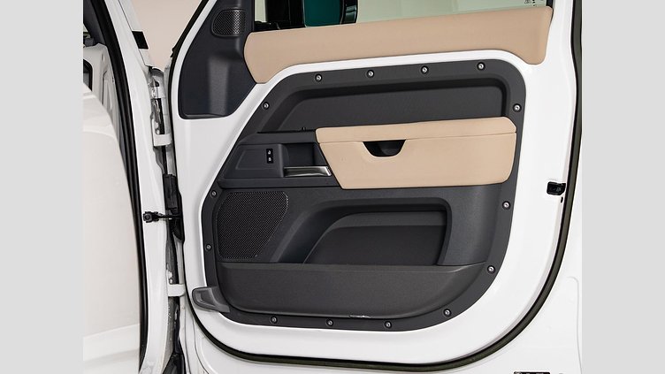 2023 認定中古車 Land Rover Defender 110 フジホワイト D300 AWD（AT） S