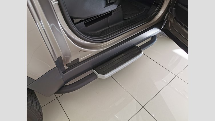 2023 認定中古車 Land Rover Defender 90 ランタオブロンズ P300 AWD（AT） SE