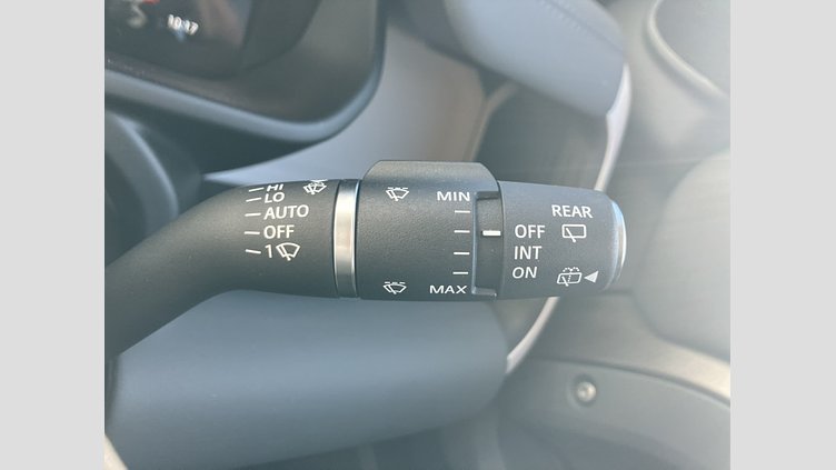 2024 認定中古車 Land Rover Defender 110 シリコンシルバー P300 ガソリン X-Dynamic SE