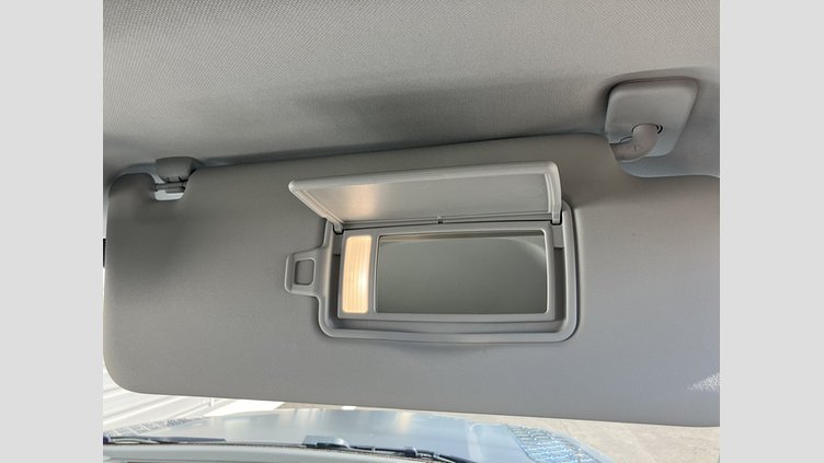 2024 認定中古車 Land Rover Defender 110 シリコンシルバー P300 ガソリン X-Dynamic SE