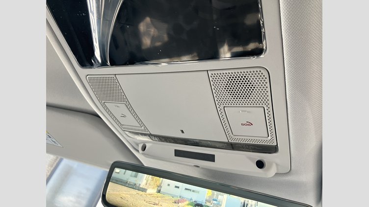 2024 認定中古車 Land Rover Defender 110 シリコンシルバー P300 ガソリン X-Dynamic SE