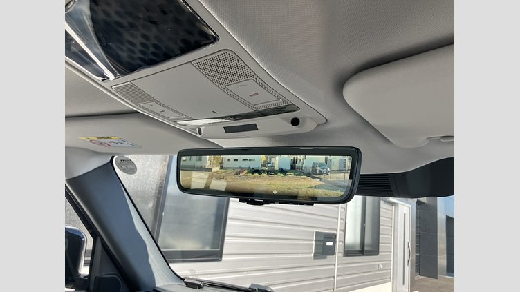 2024 認定中古車 Land Rover Defender 110 シリコンシルバー P300 ガソリン X-Dynamic SE