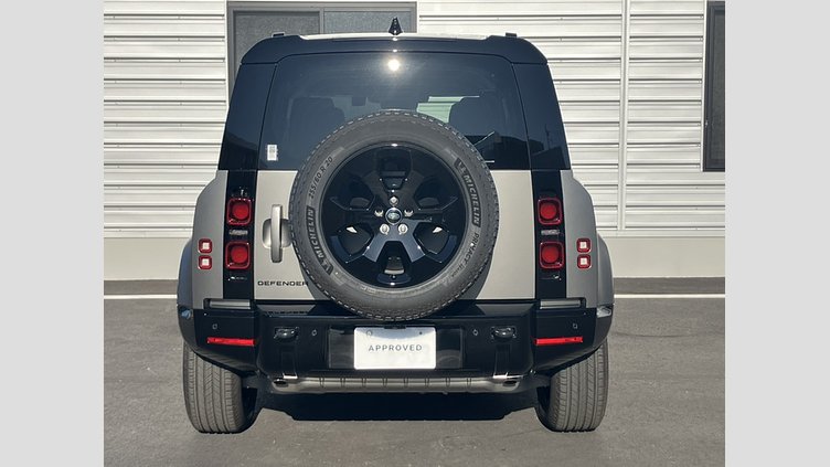2024 認定中古車 Land Rover Defender 110 シリコンシルバー P300 ガソリン X-Dynamic SE