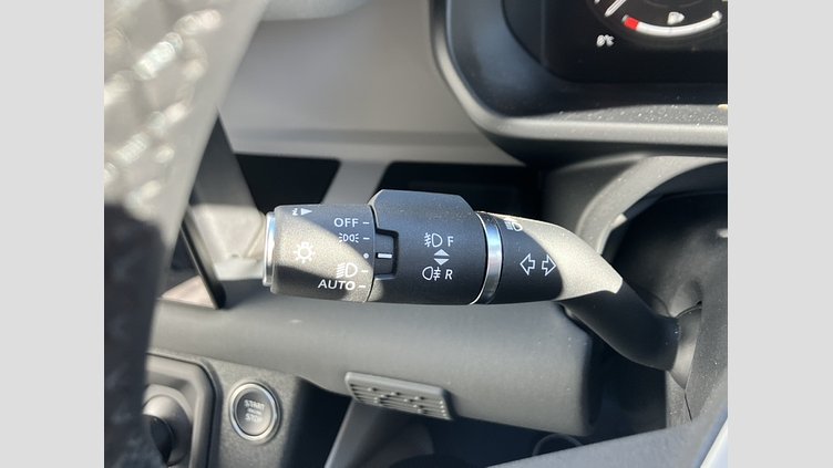 2024 認定中古車 Land Rover Defender 110 シリコンシルバー P300 ガソリン X-Dynamic SE