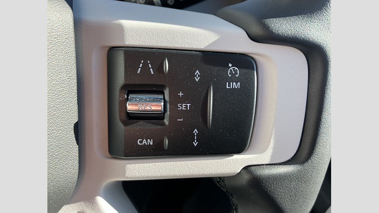 2024 認定中古車 Land Rover Defender 110 シリコンシルバー P300 ガソリン X-Dynamic SE