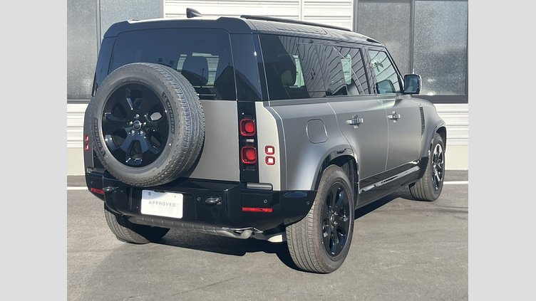 2024 認定中古車 Land Rover Defender 110 シリコンシルバー P300 ガソリン X-Dynamic SE