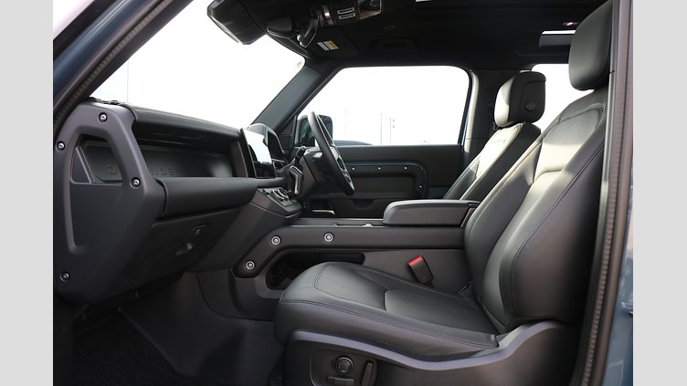 2025 認定中古車 Land Rover Defender 90 タスマンブルー D350 ディーゼルマイルドハイブリッド X-Dynamic HSE